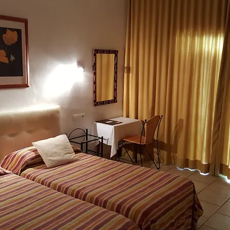 Hostal Residencia Catalina-3